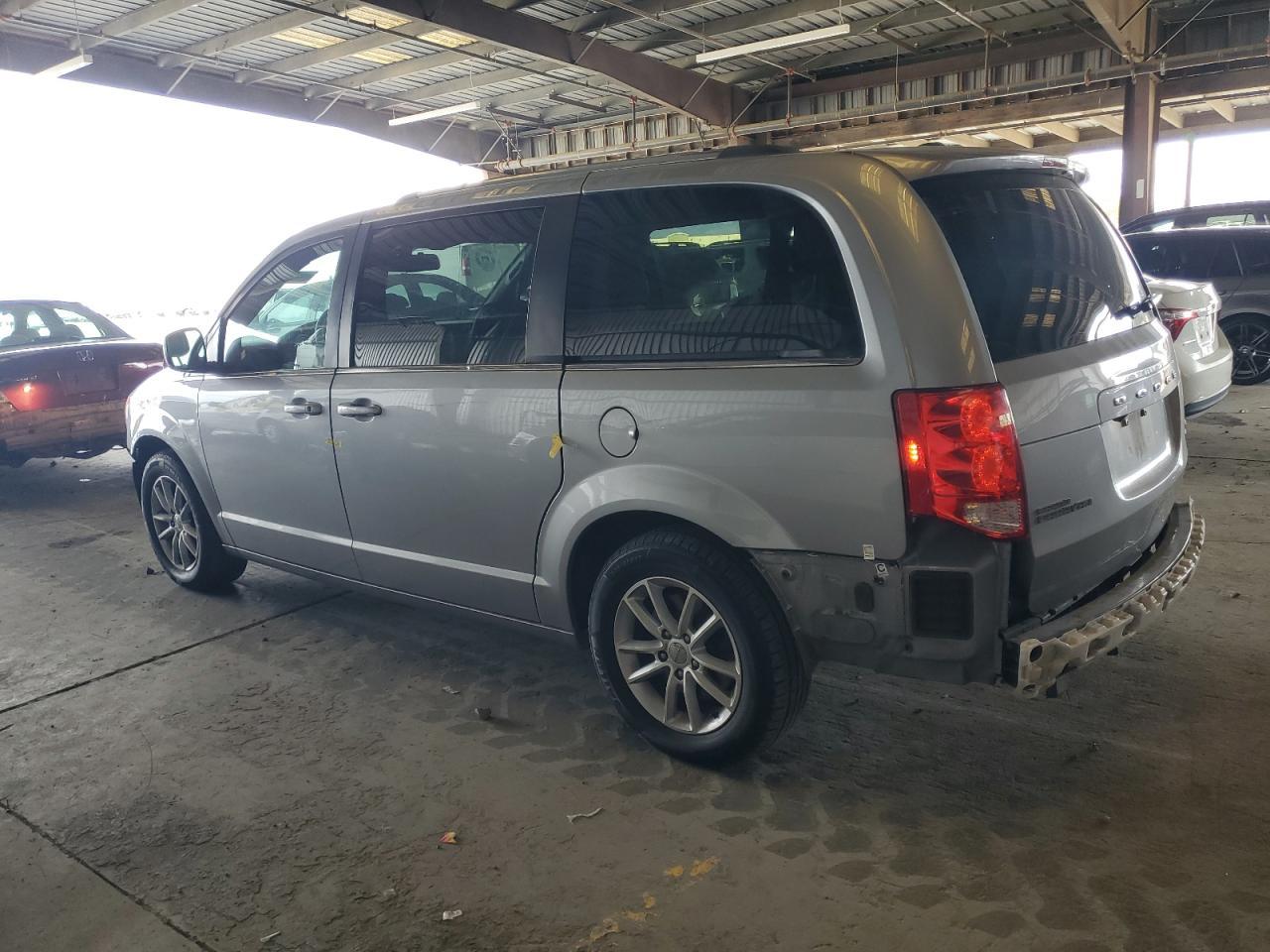 2019 Dodge Caravan - zdjęcie 2