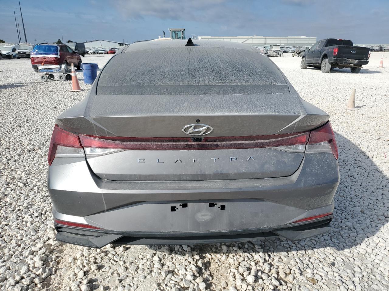 2021 Hyundai Elantra - zdjęcie 6