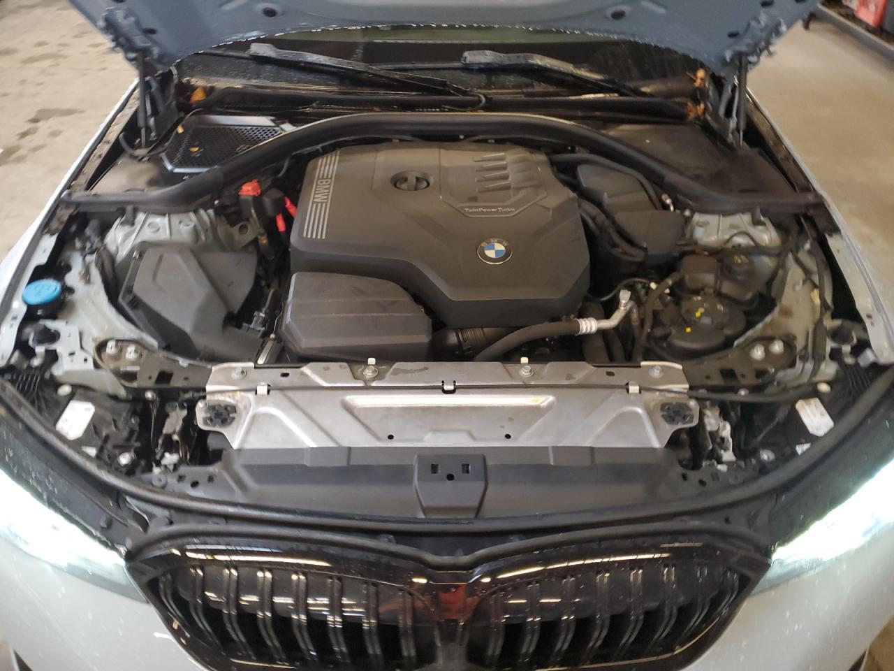 2024 BMW 330I - zdjęcie 11