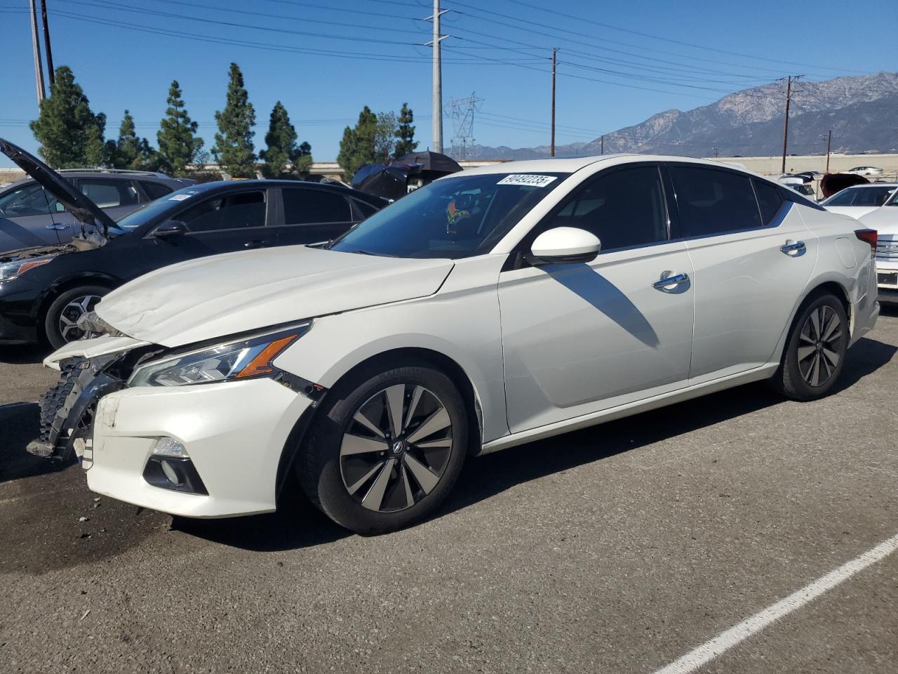2019 Nissan Altima - zdjęcie główne