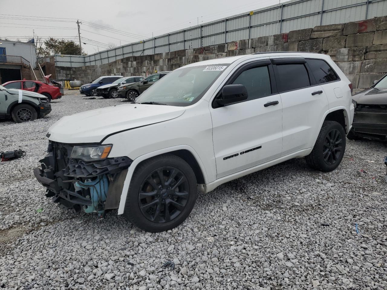 2020 Jeep Grand Cherokee Laredo - zdjęcie główne