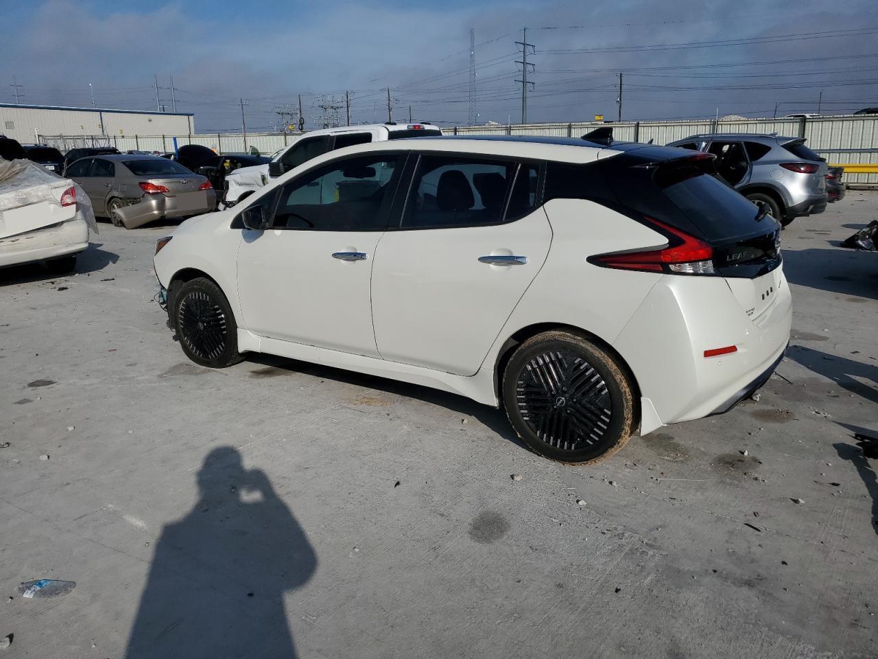 2023 Nissan Leaf - zdjęcie 2