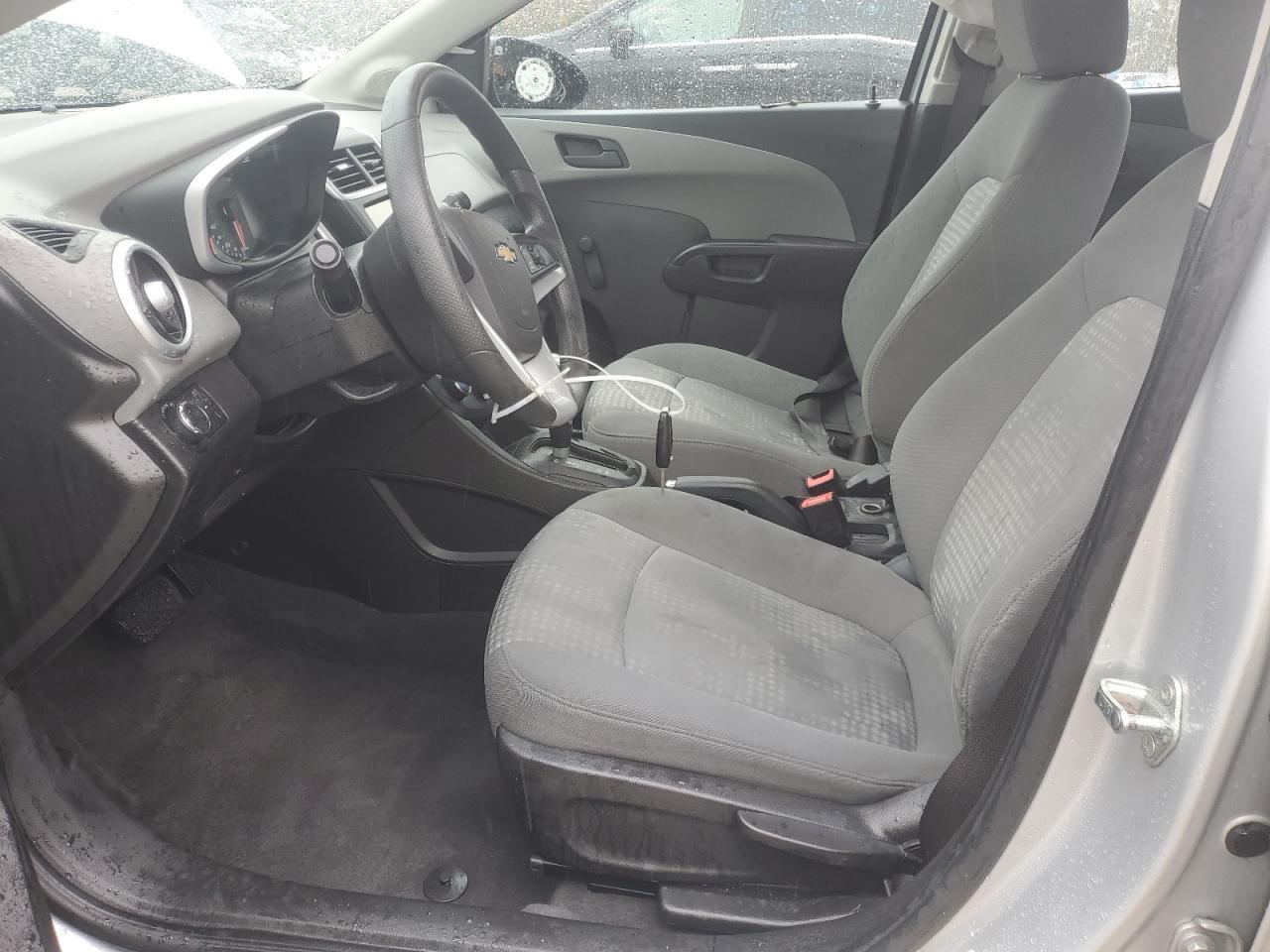 2019 Chevrolet Sonic Ls - zdjęcie 7