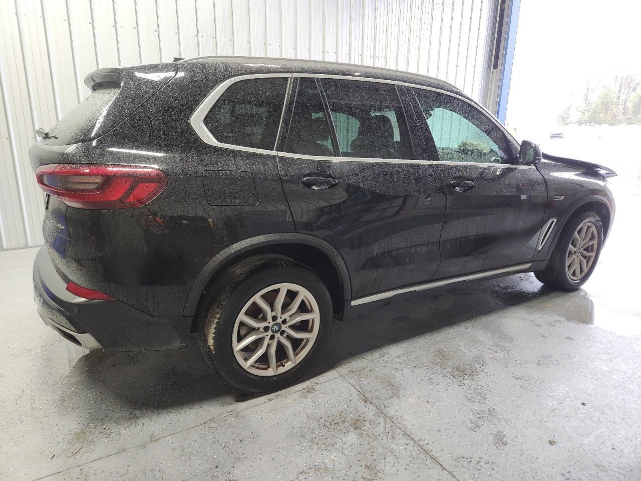2022 BMW X5 xDrive45E - zdjęcie 3