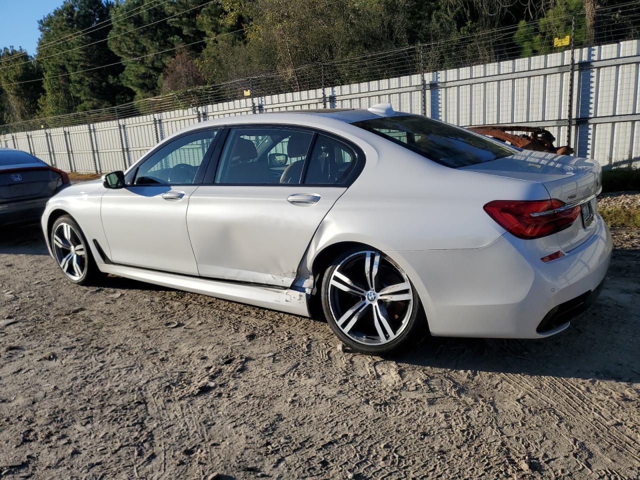 2017 BMW 740 Xi - zdjęcie 2