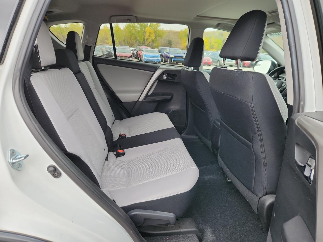 2017 Toyota Rav4 Xle - zdjęcie 11