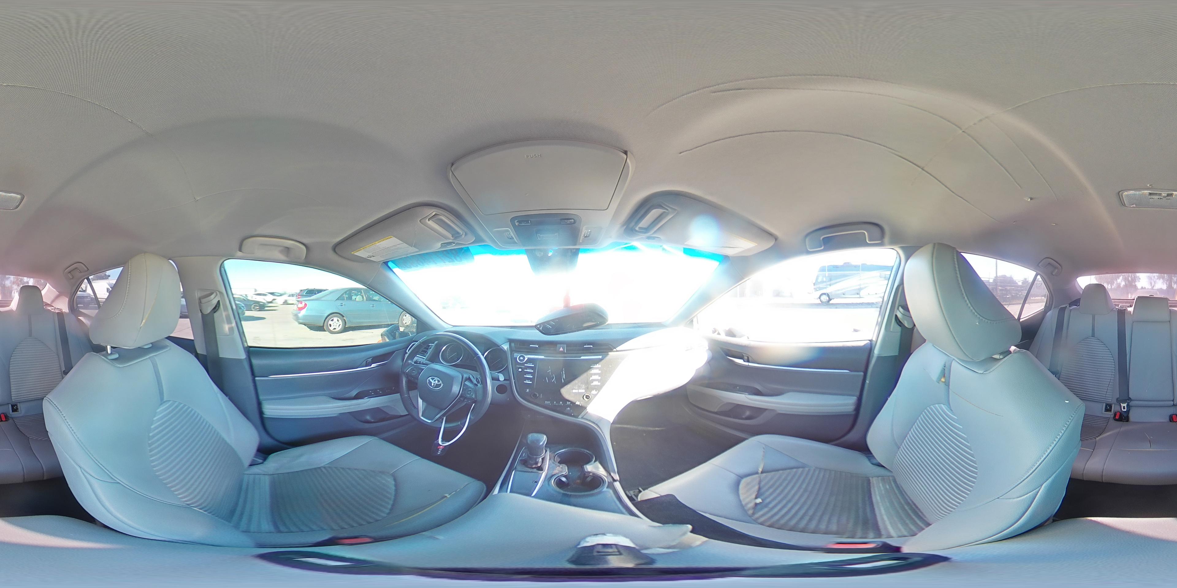 2018 Toyota Camry - zdjęcie 14