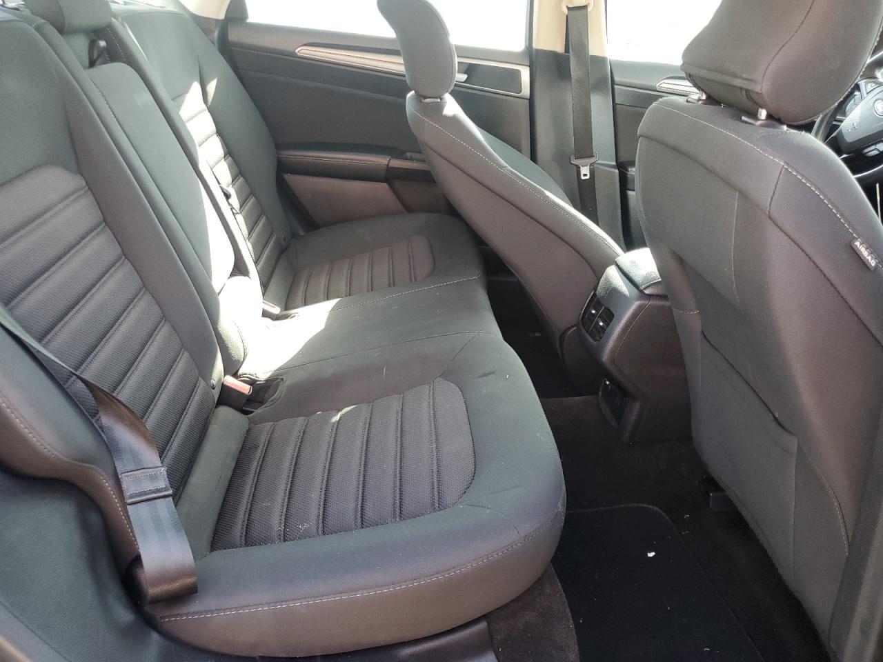 2018 Ford Fusion - zdjęcie 10