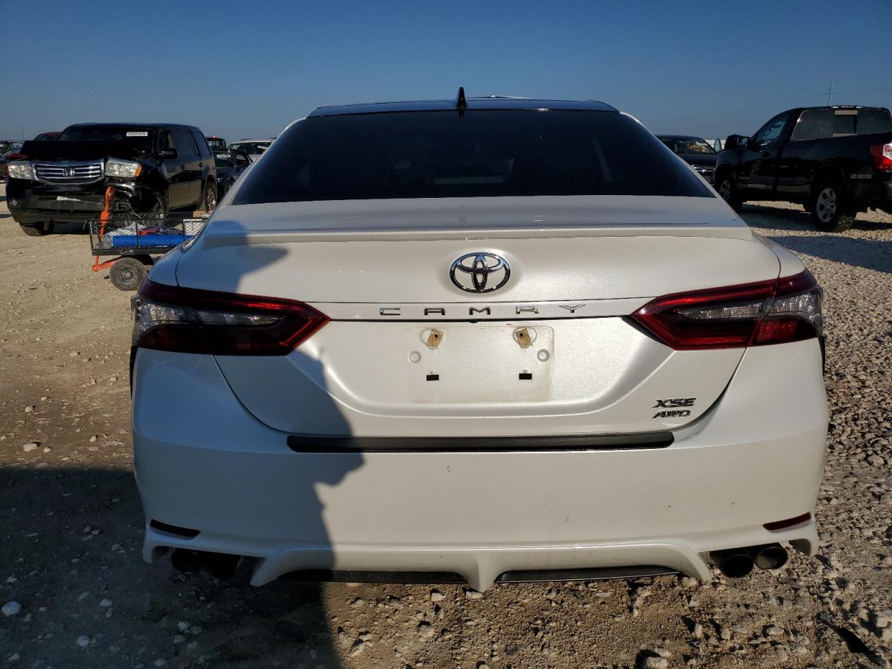 2022 Toyota Camry - zdjęcie 6