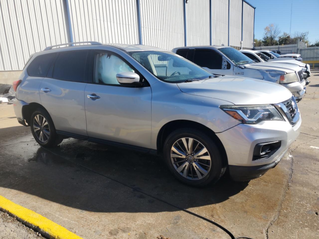 2018 Nissan Pathfinder Sv - zdjęcie 4