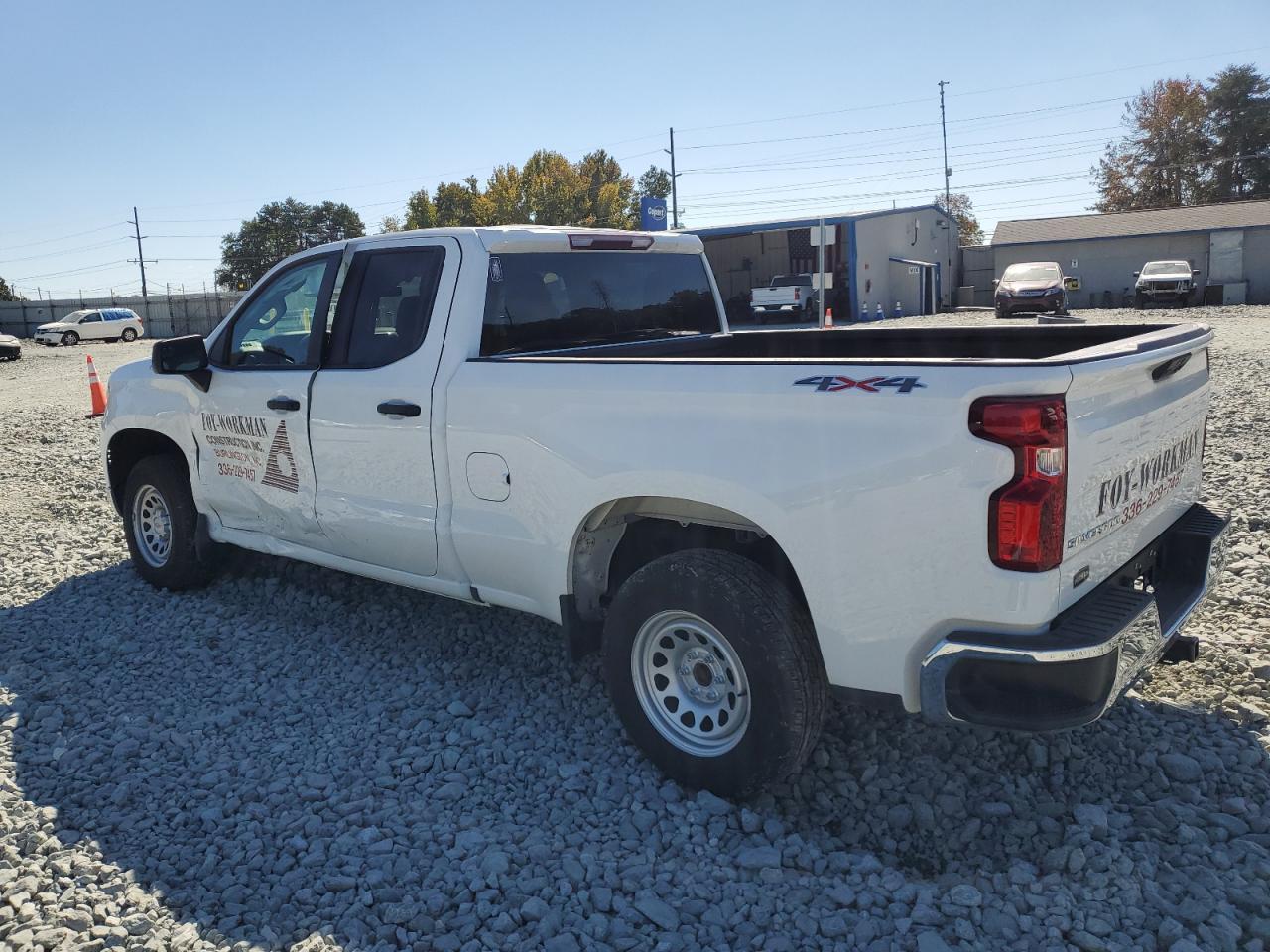 2023 Chevrolet Silverado - zdjęcie 2