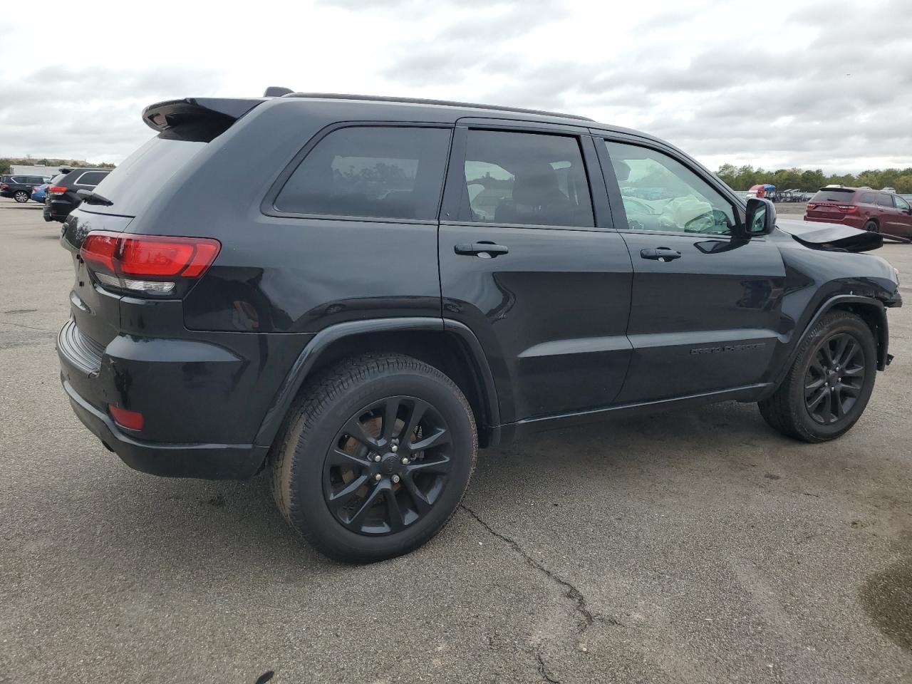 2019 Jeep Grand Cherokee - zdjęcie 3