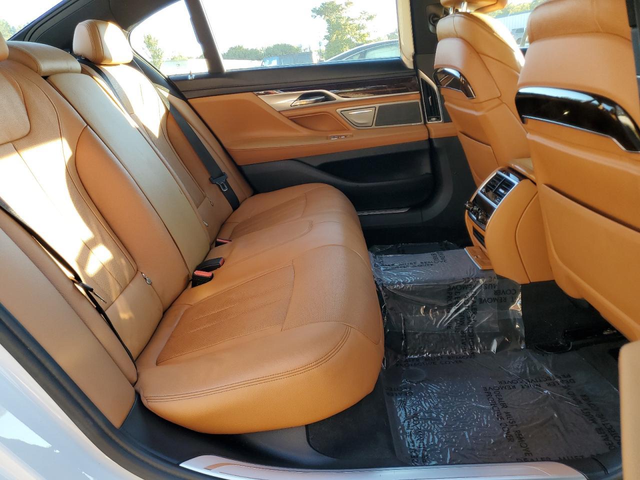 2017 BMW 740 Xi - zdjęcie 10