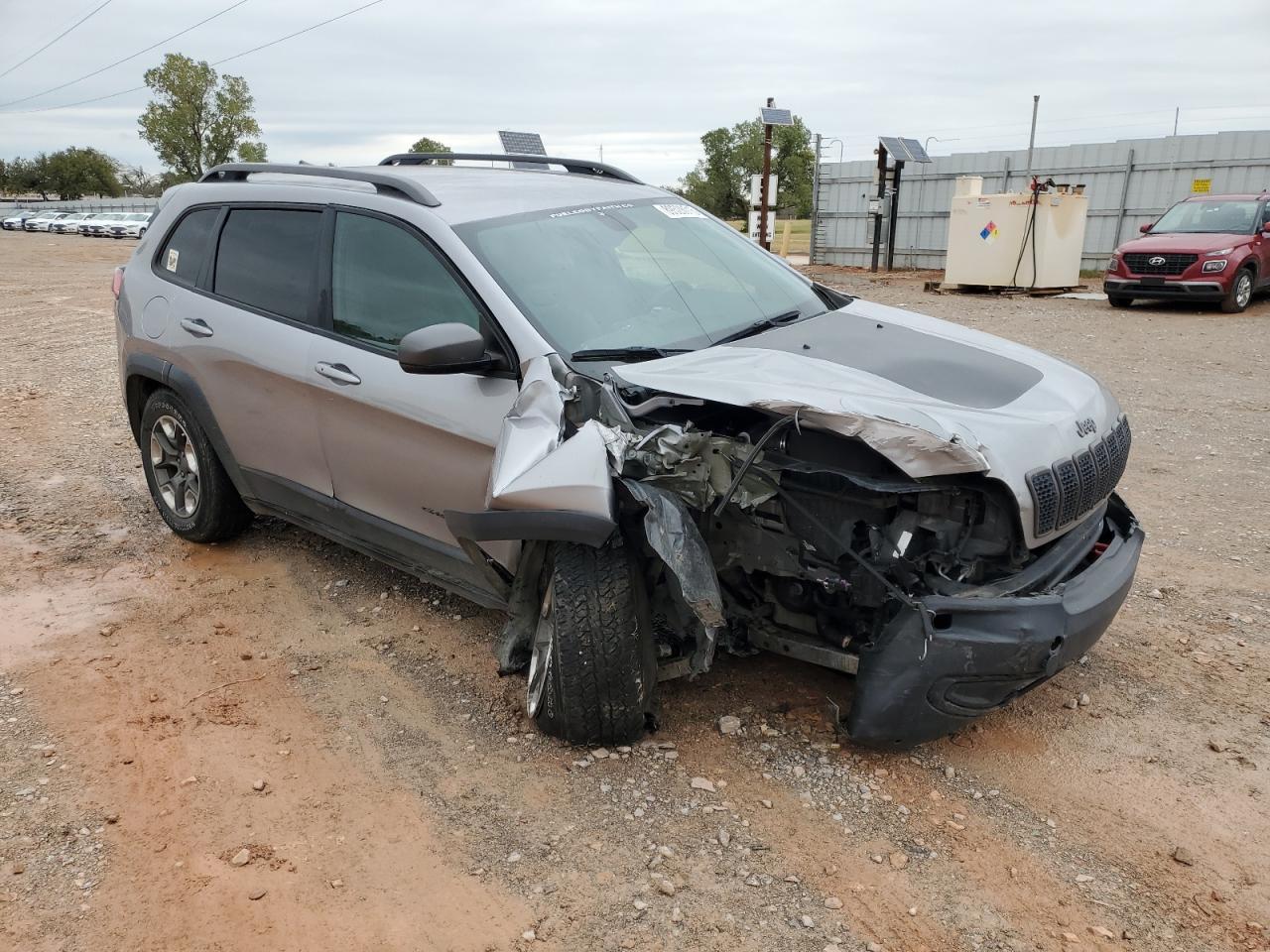 2019 Jeep Cherokee Trailhawk - zdjęcie 4