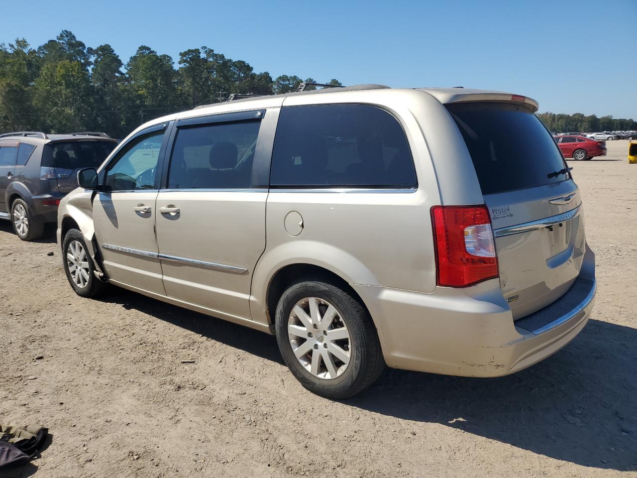 2014 Chrysler Town & Country - zdjęcie 2