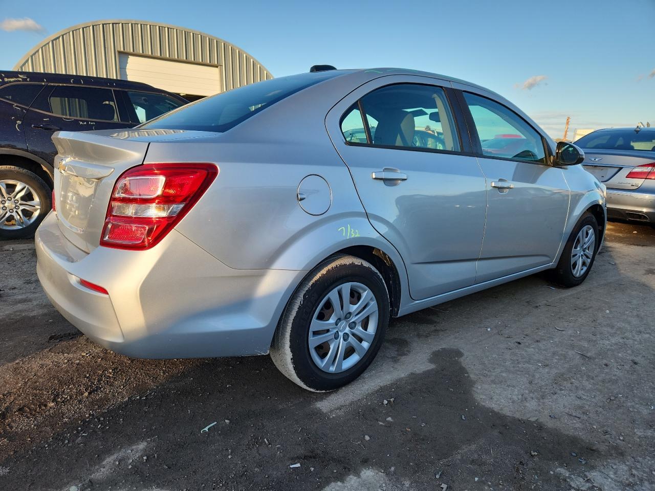 2017 Chevrolet Sonic Ls - zdjęcie 3
