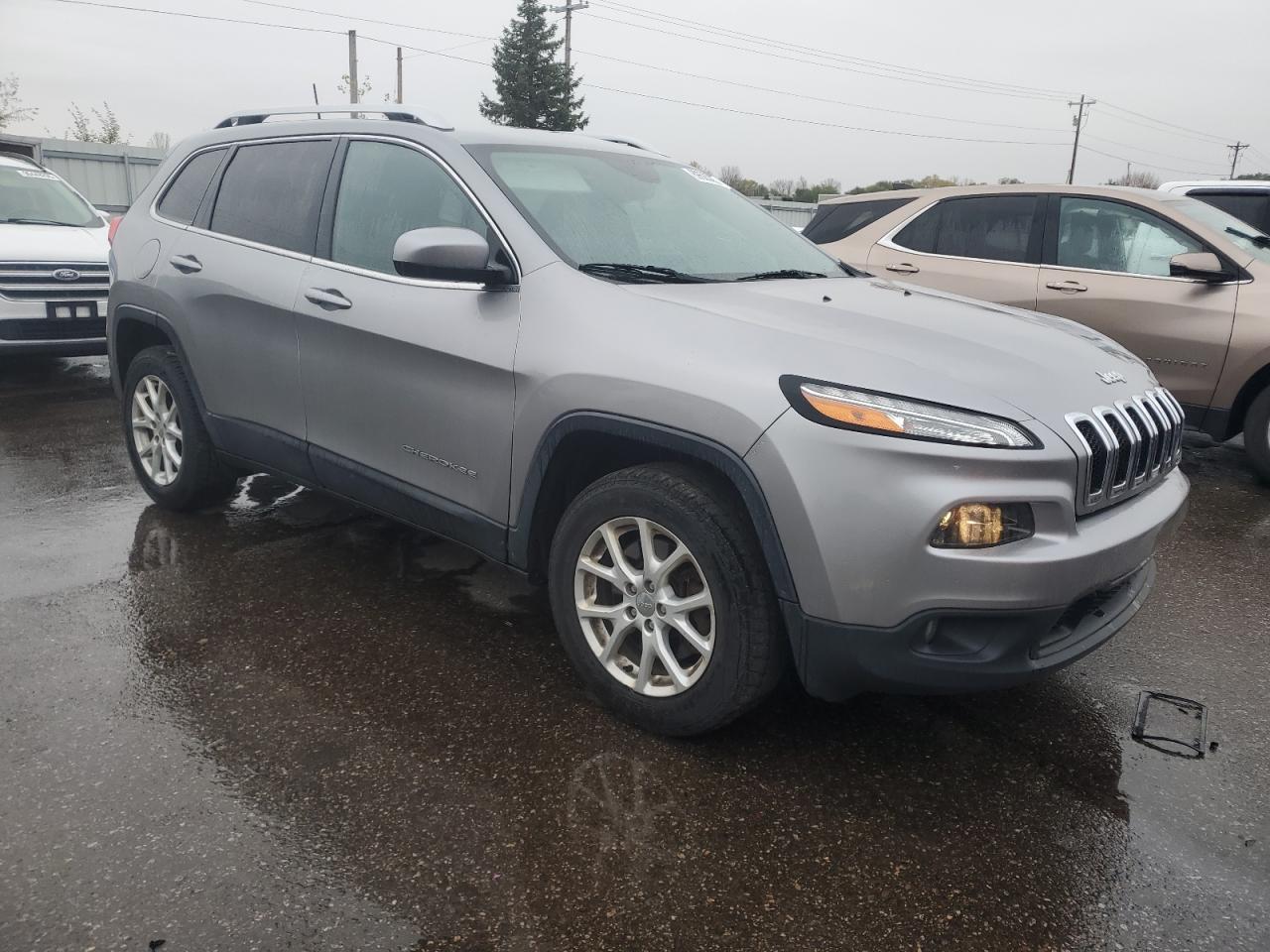 2016 Jeep Cherokee Latitude - zdjęcie 4