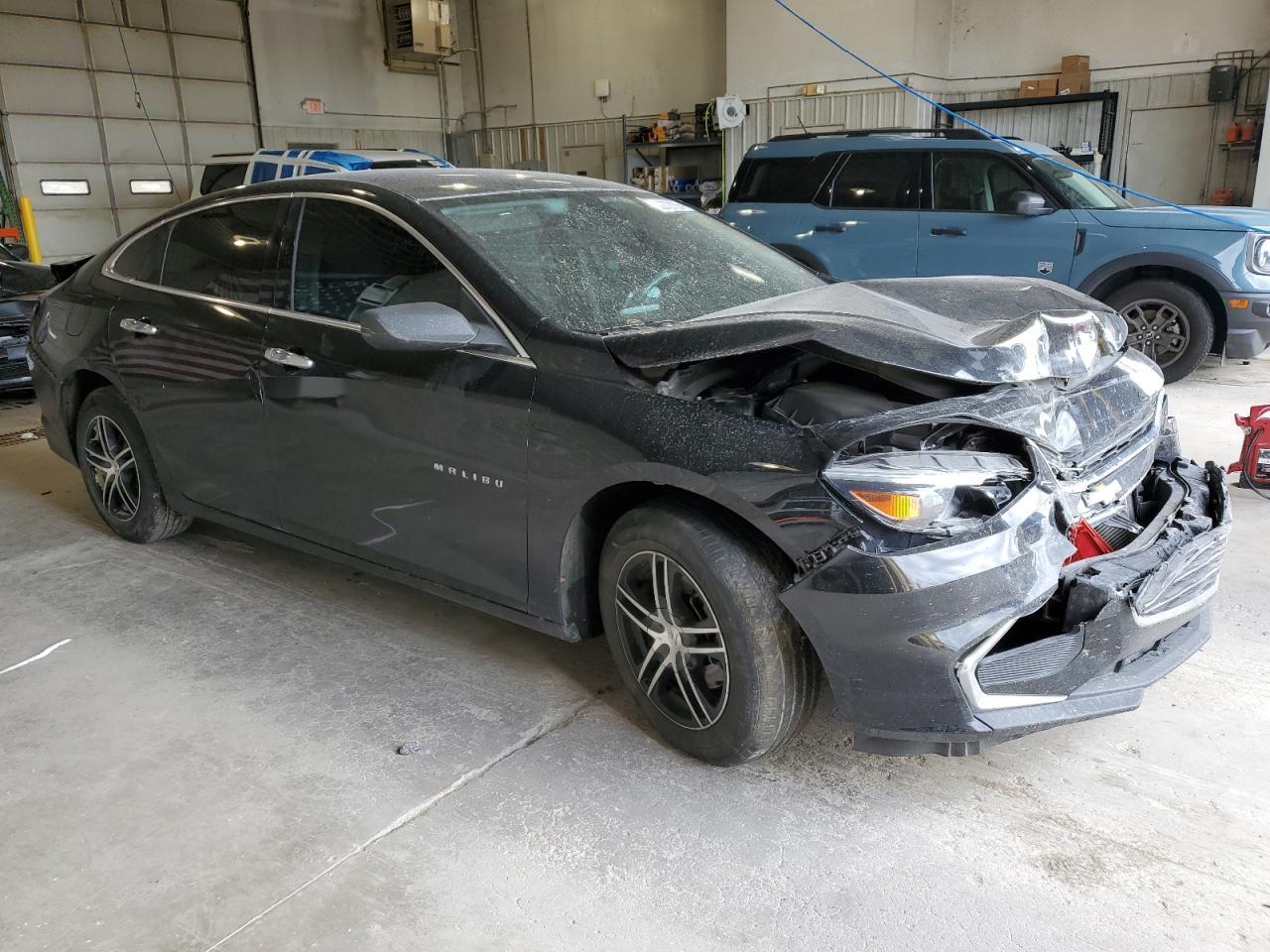 2018 Chevrolet Malibu Ls - zdjęcie 4