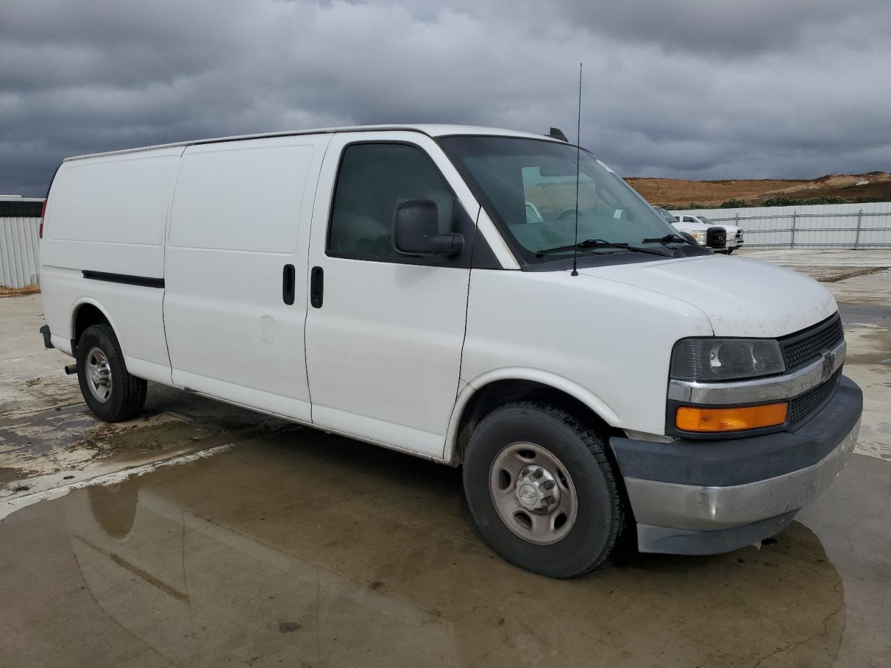 2017 Chevrolet Express G3500 - zdjęcie 4