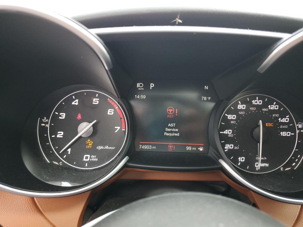 2019 Alfa Romeo Giulia Ti - zdjęcie 9