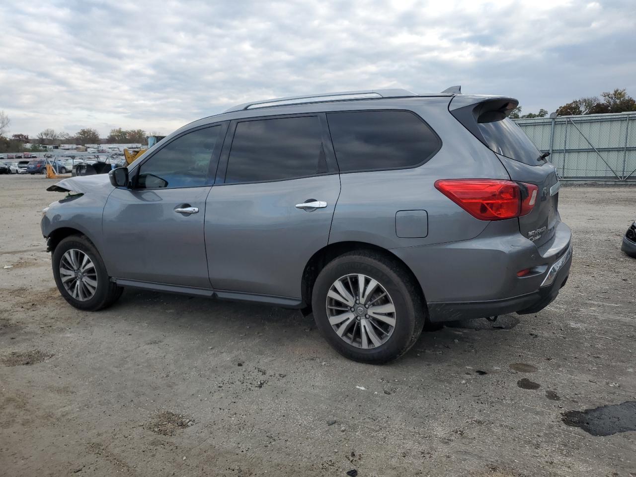 Nissan Pathfinder - zdjęcie 2