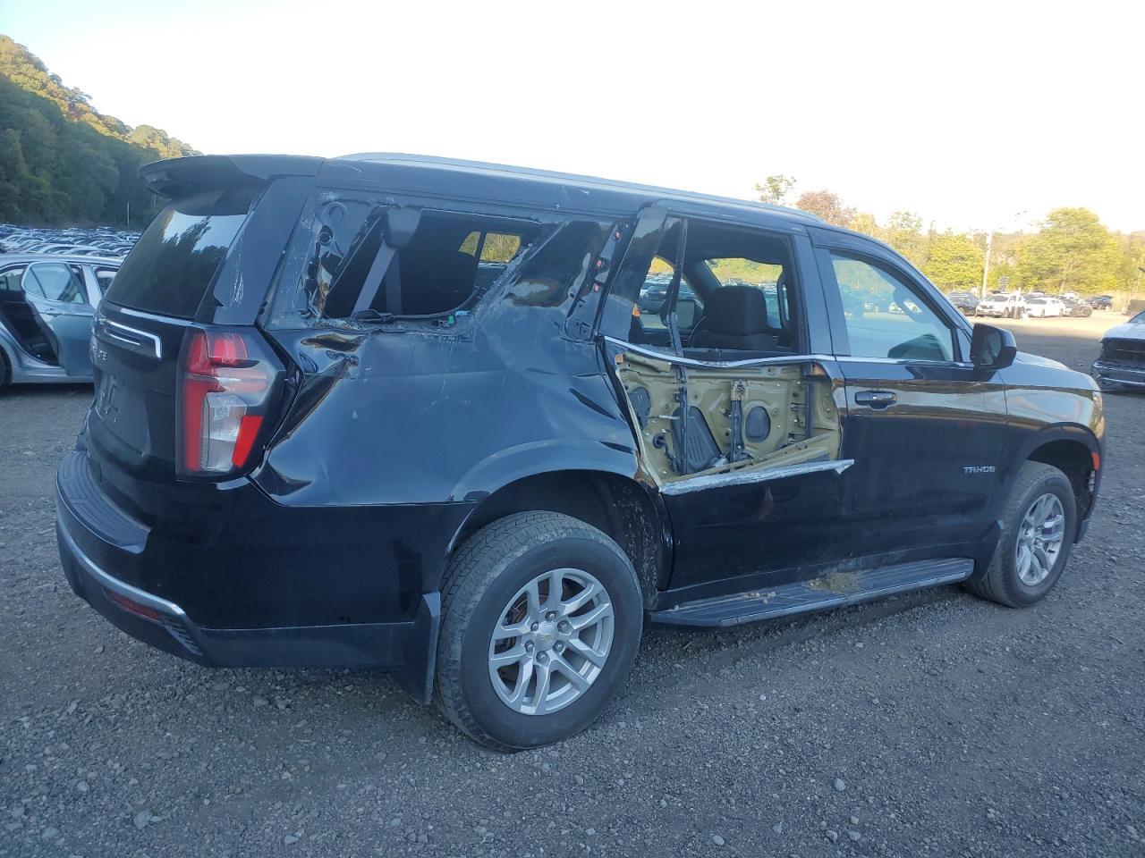 2021 Chevrolet Tahoe K1500 Ls - zdjęcie 3