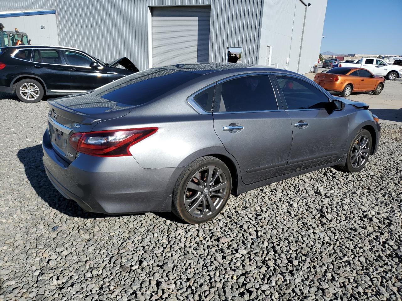 2018 Nissan Altima - zdjęcie 3