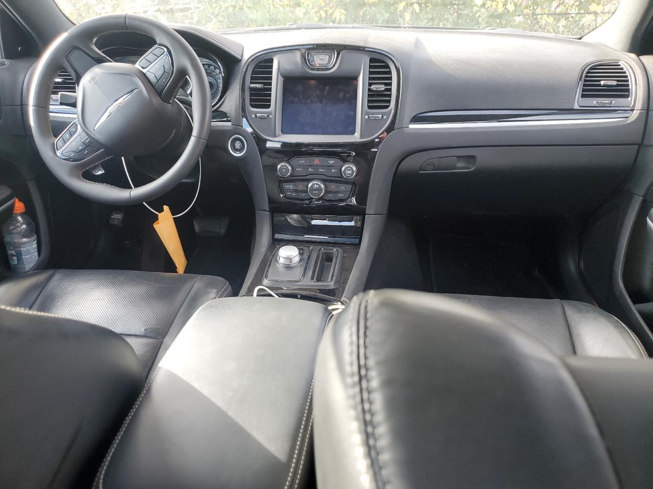 2023 Chrysler 300 S - zdjęcie 8