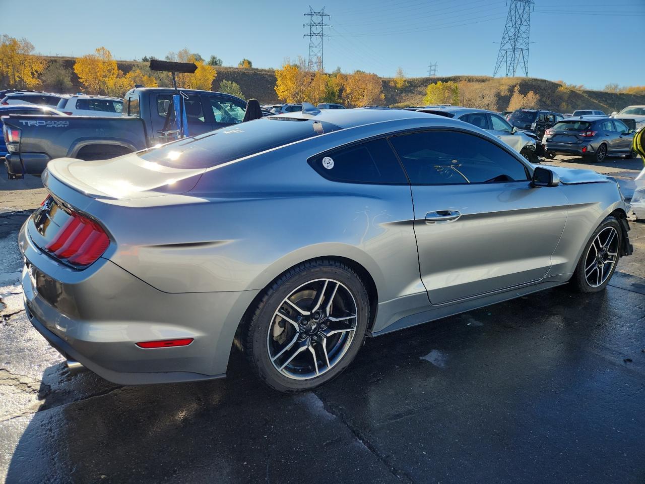 Ford Mustang - zdjęcie 3