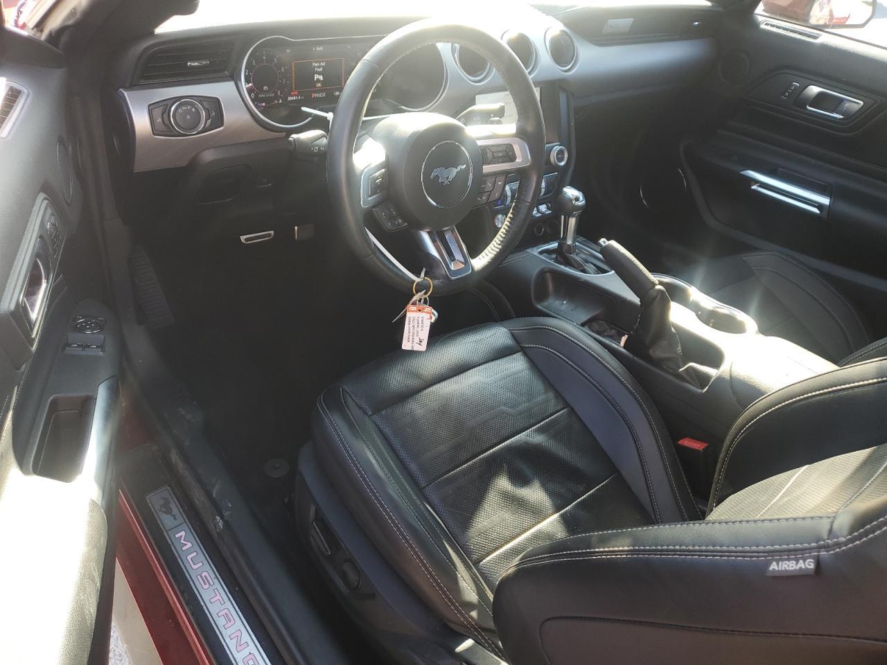 2022 Ford Mustang - zdjęcie 8