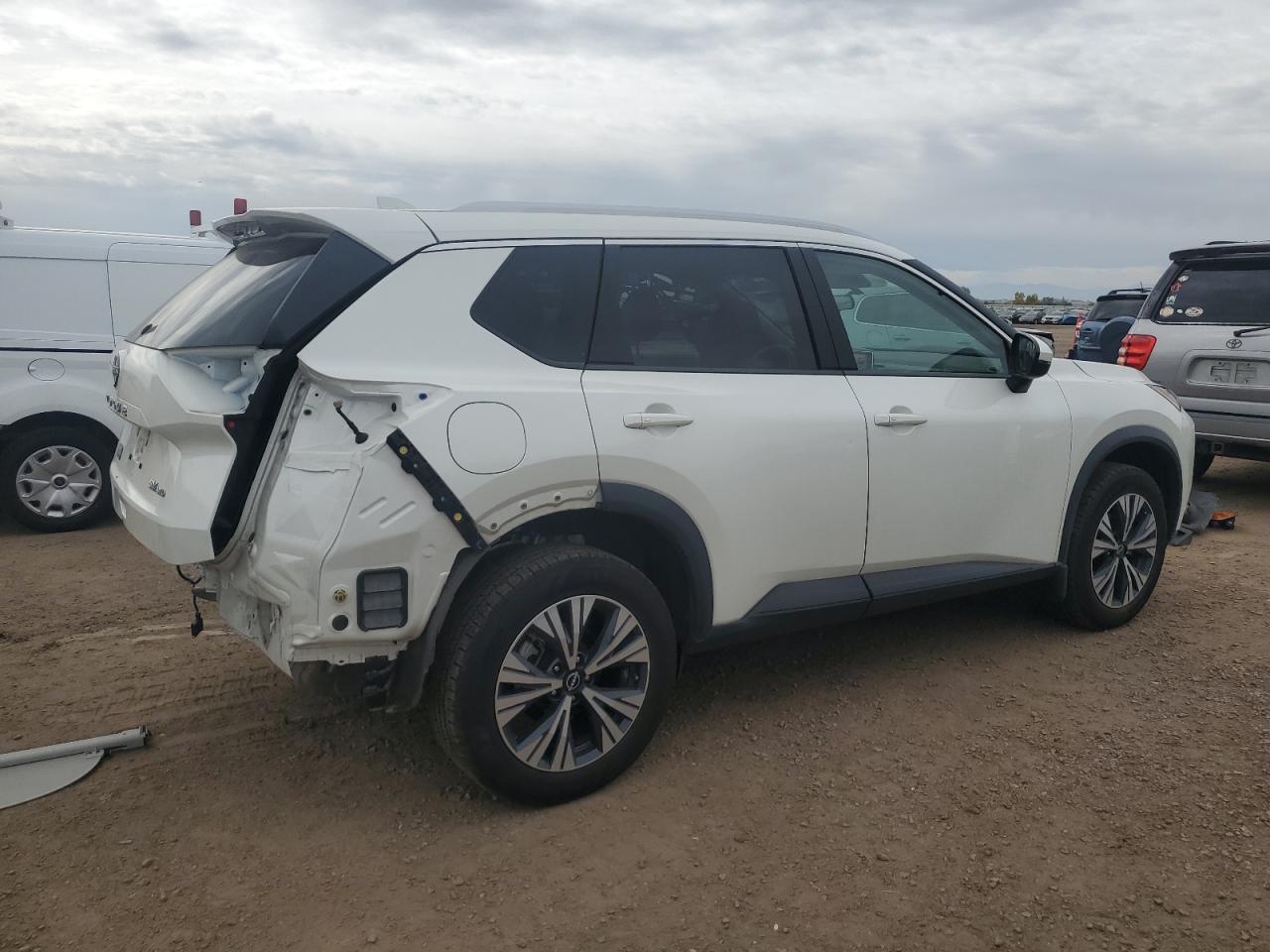 2023 Nissan Rogue - zdjęcie 3