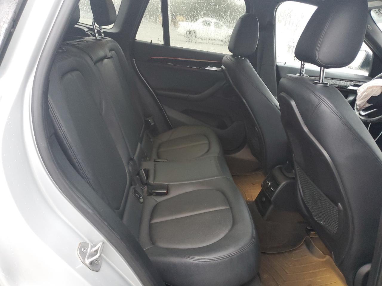 2016 BMW X1 xDrive28I - zdjęcie 10