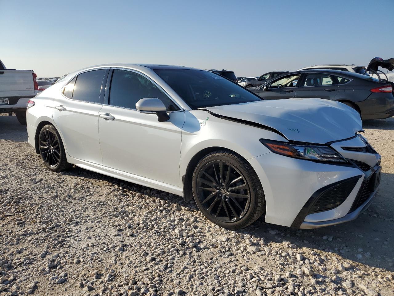 2022 Toyota Camry - zdjęcie 4