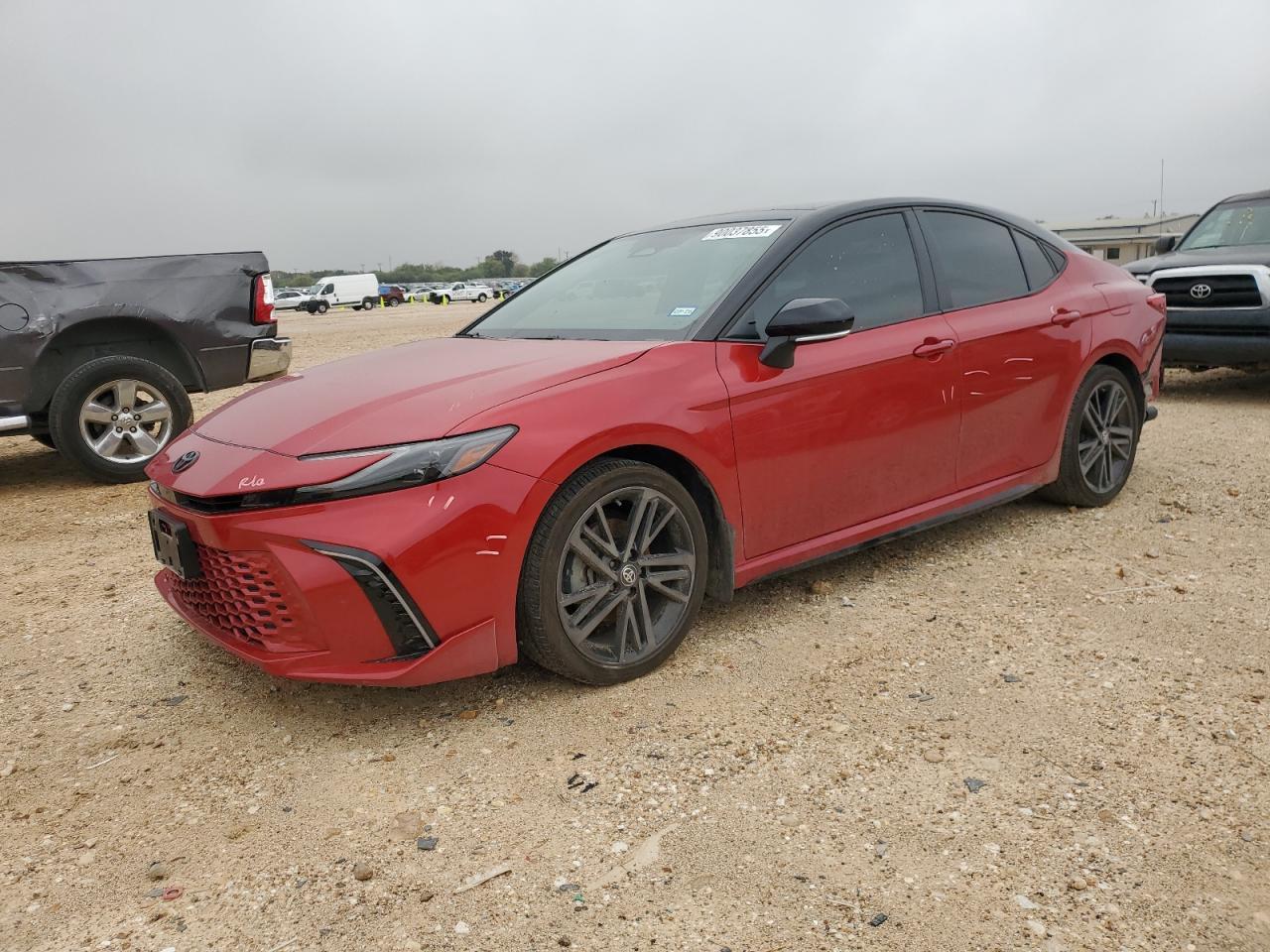 2025 Toyota Camry - zdjęcie główne