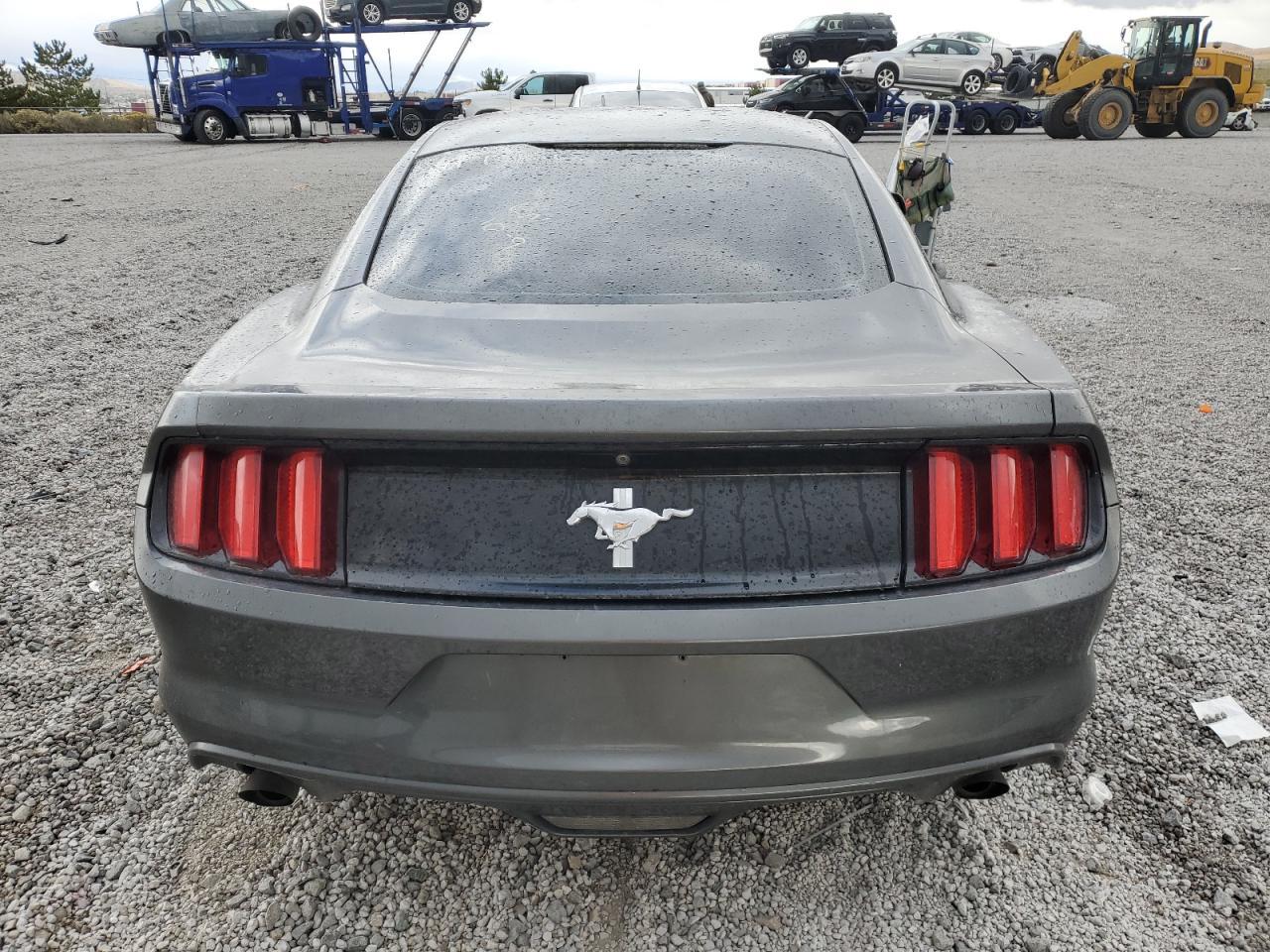 2017 Ford Mustang - zdjęcie 6