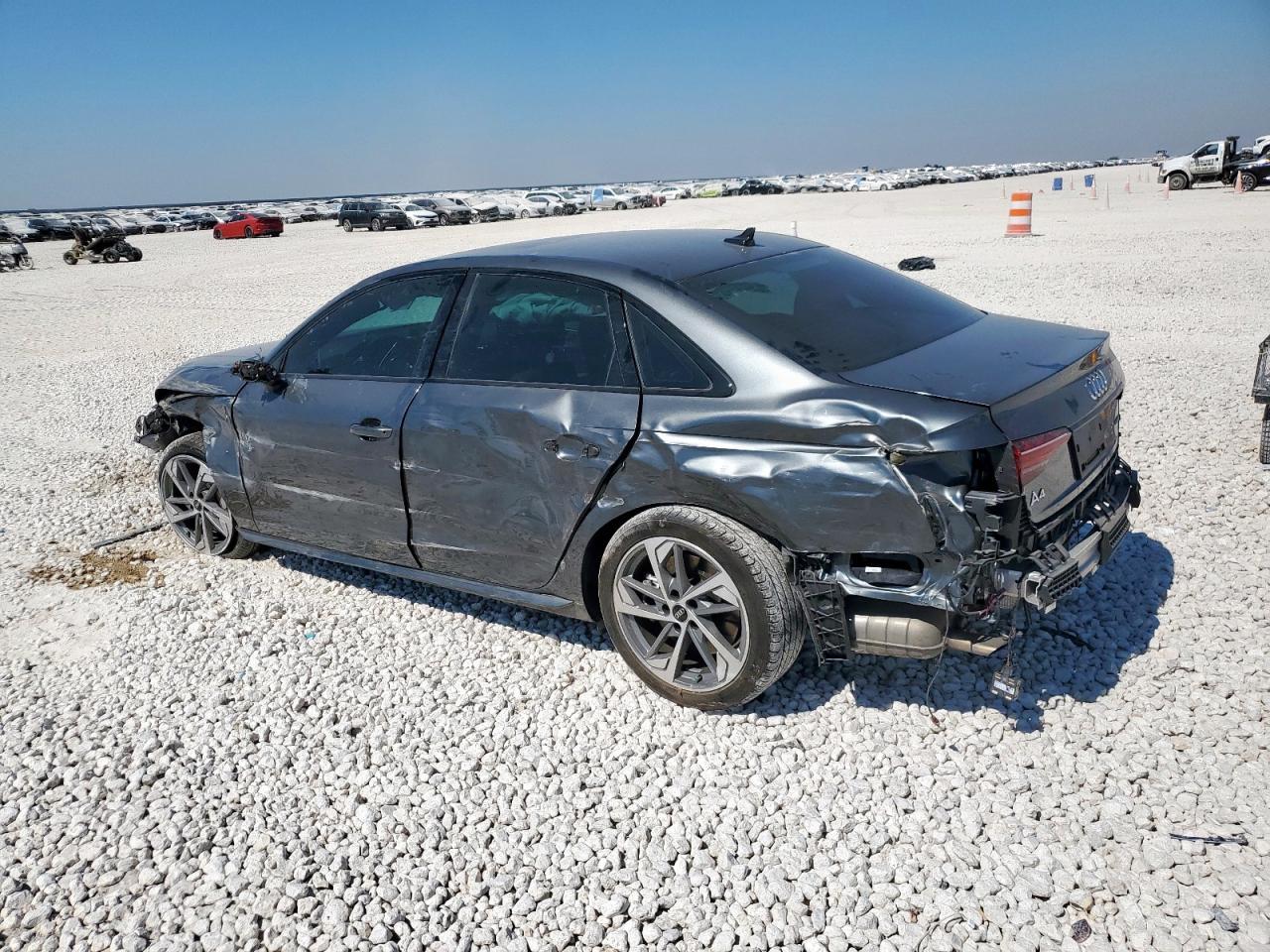 2025 Audi A4 - zdjęcie 2