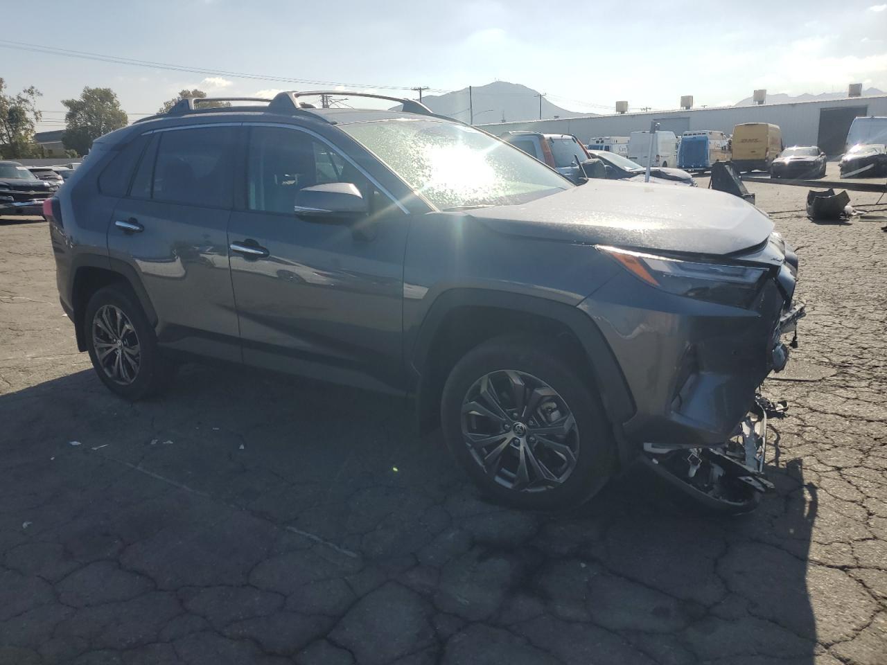 2024 Toyota RAV 4 - zdjęcie 4