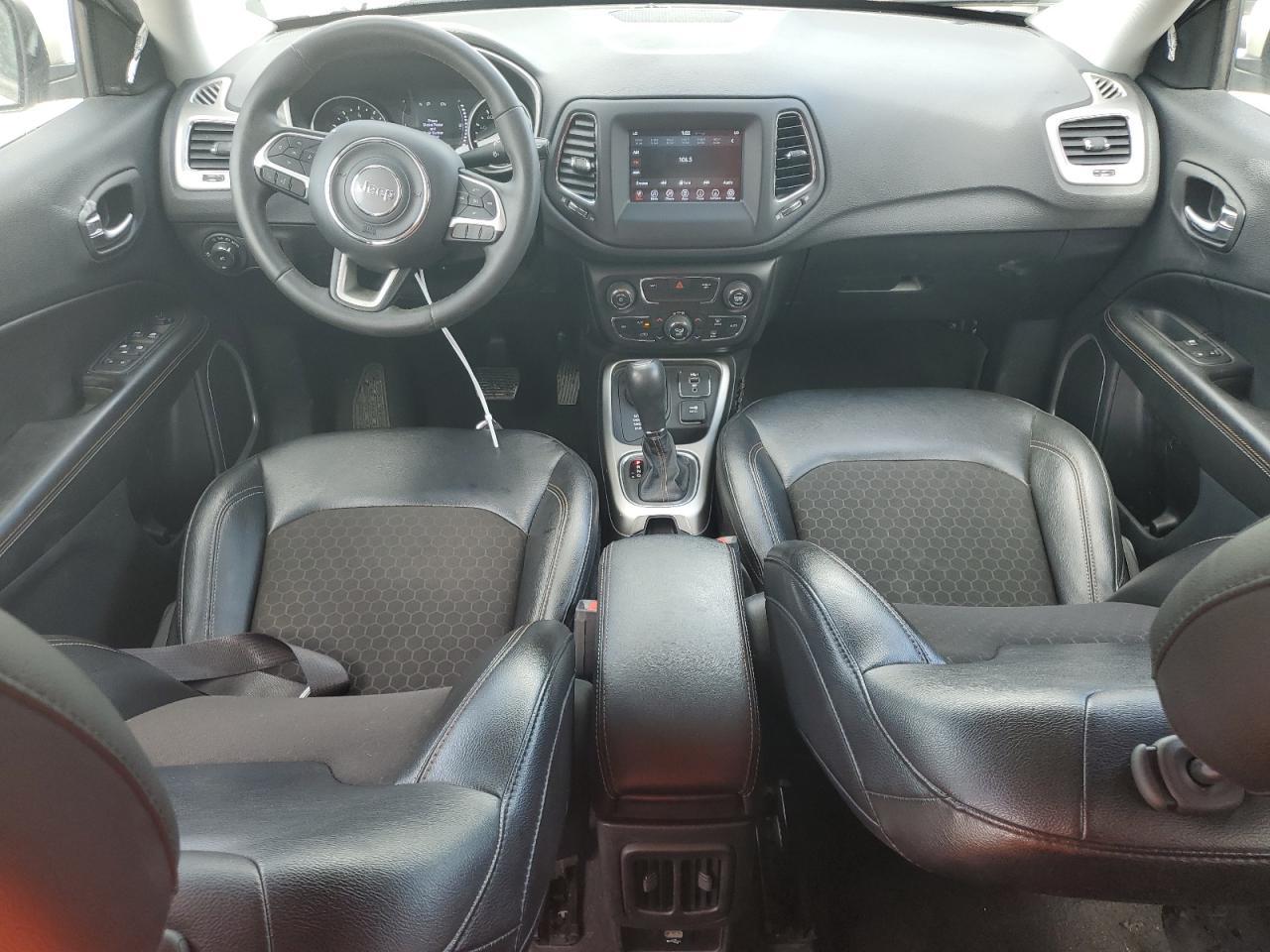 2021 Jeep Compass Latitude - zdjęcie 8