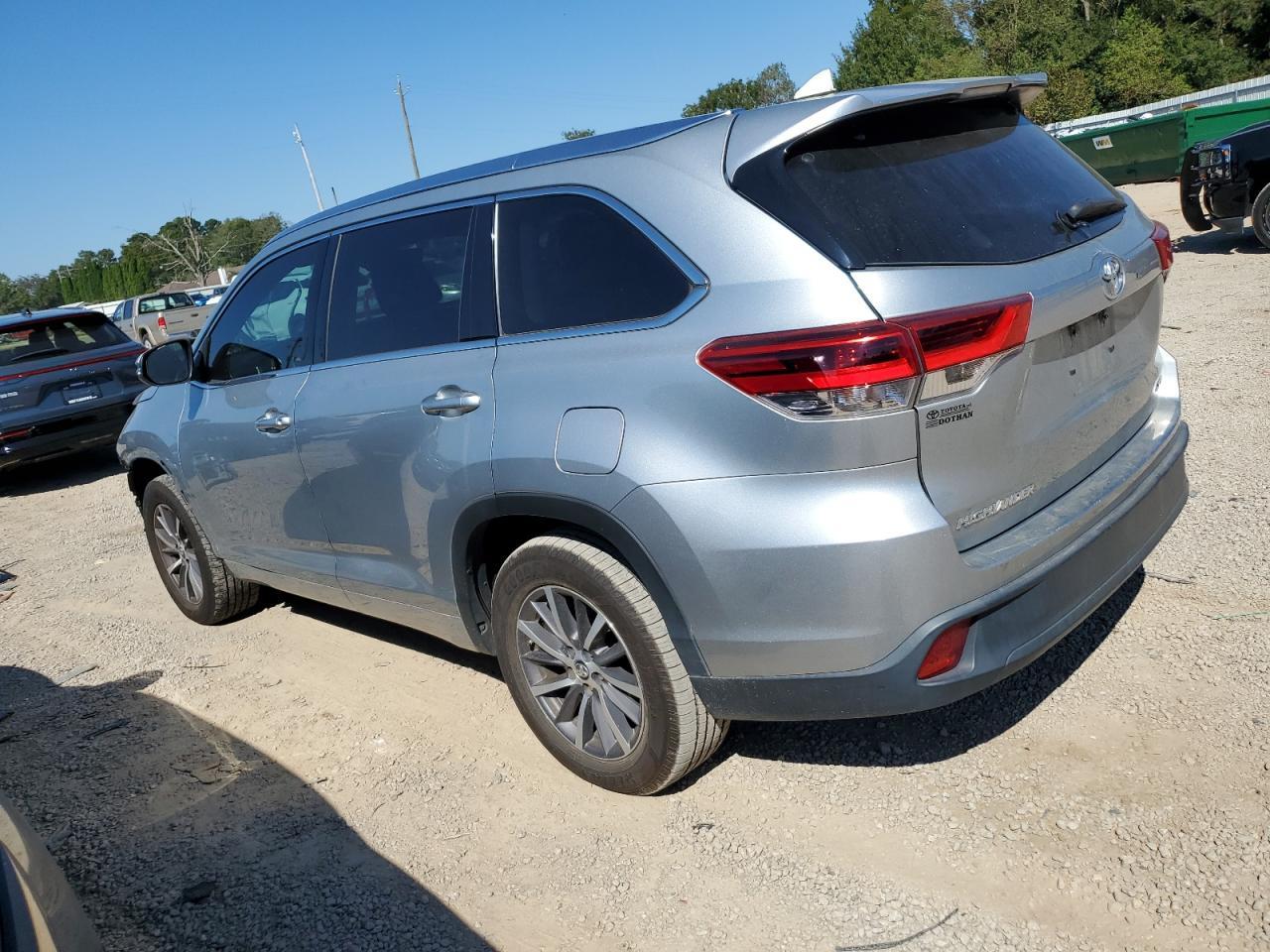 2017 Toyota Highlander Se - zdjęcie 2