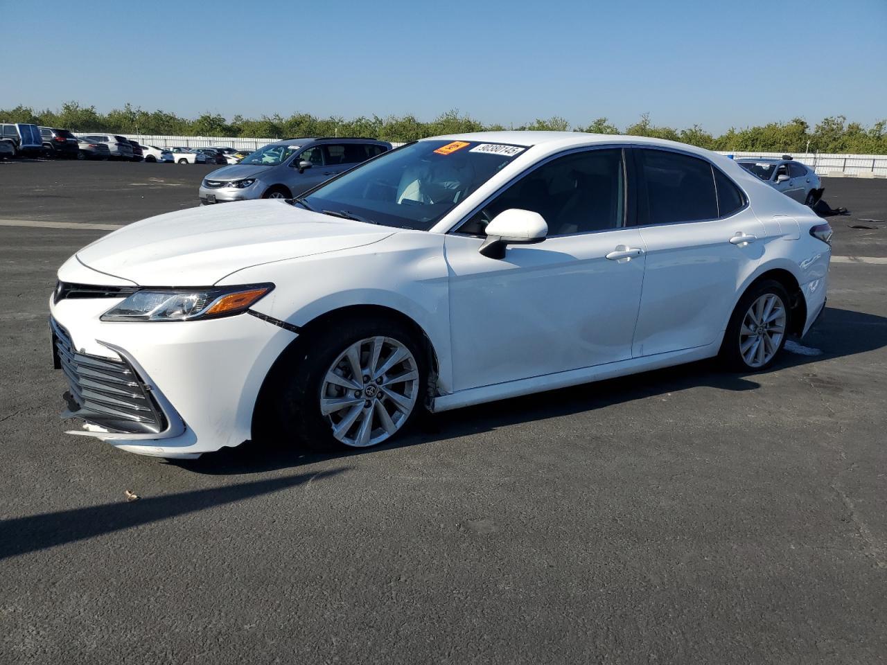 2021 Toyota Camry - zdjęcie główne