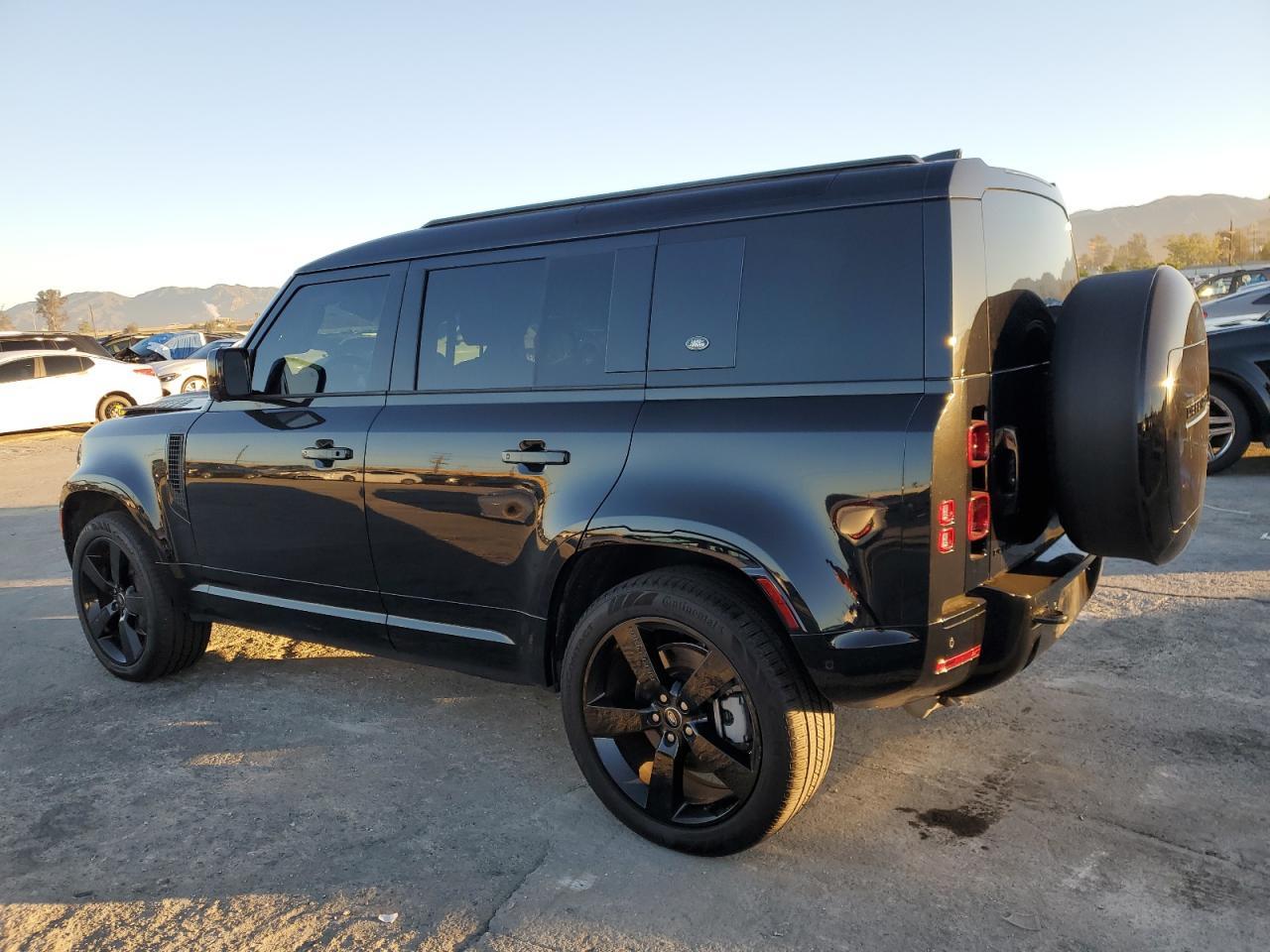 2024 Land Rover Defender - zdjęcie 2