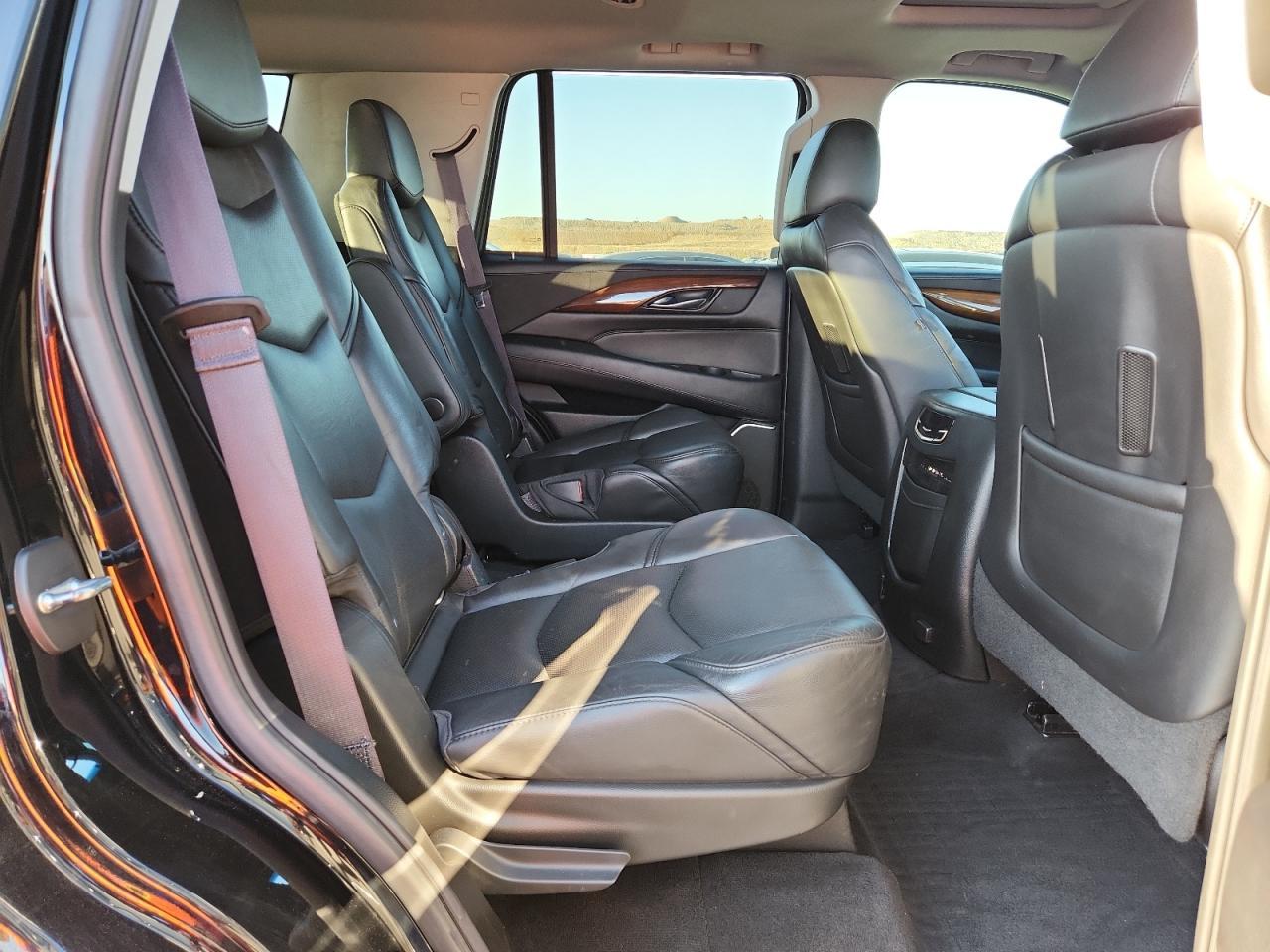 2016 Cadillac Escalade Luxury - zdjęcie 10