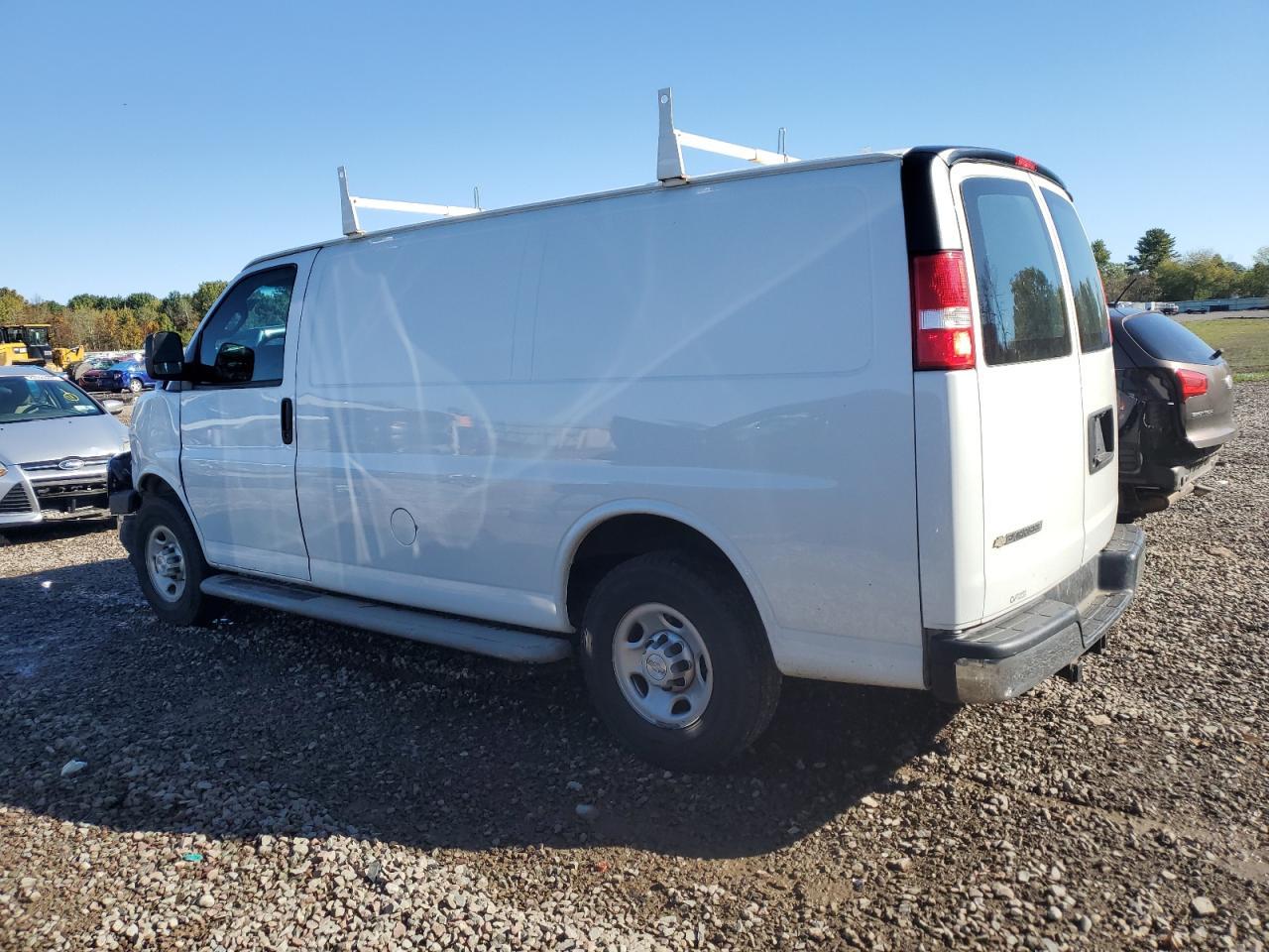 2018 Chevrolet Express G2500 - zdjęcie 2