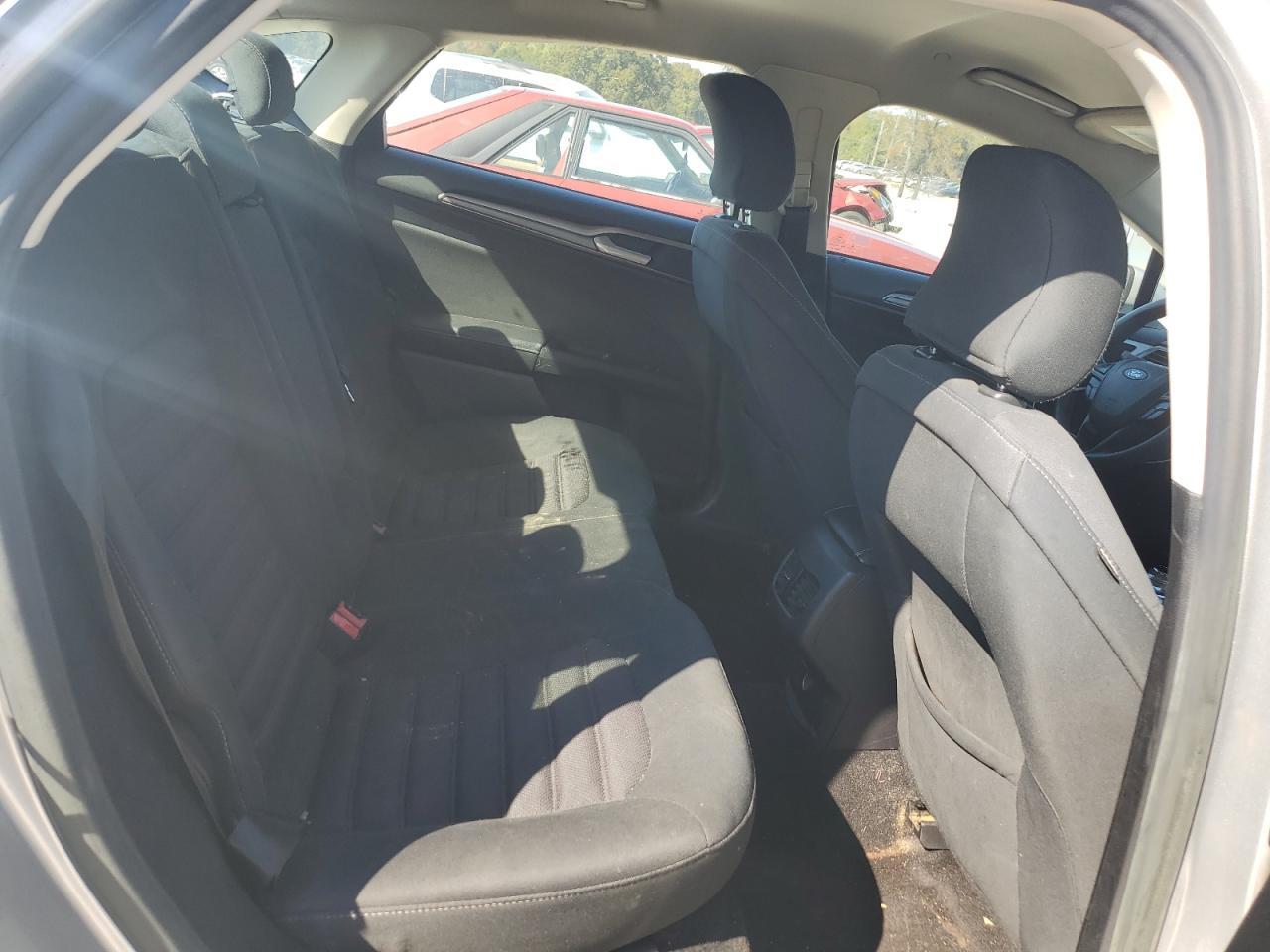 2017 Ford Fusion - zdjęcie 10