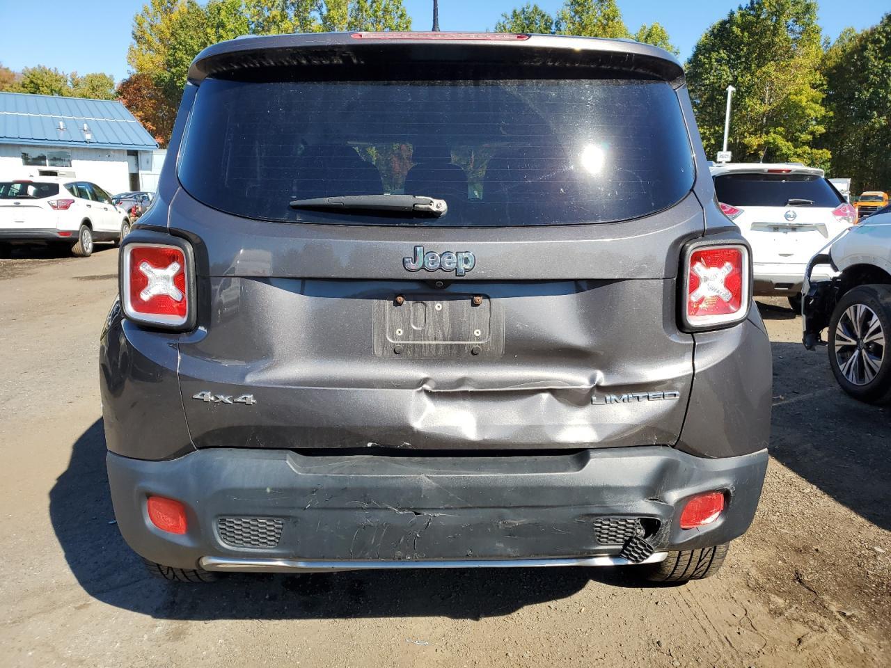 2016 Jeep Renegade Limited - zdjęcie 6