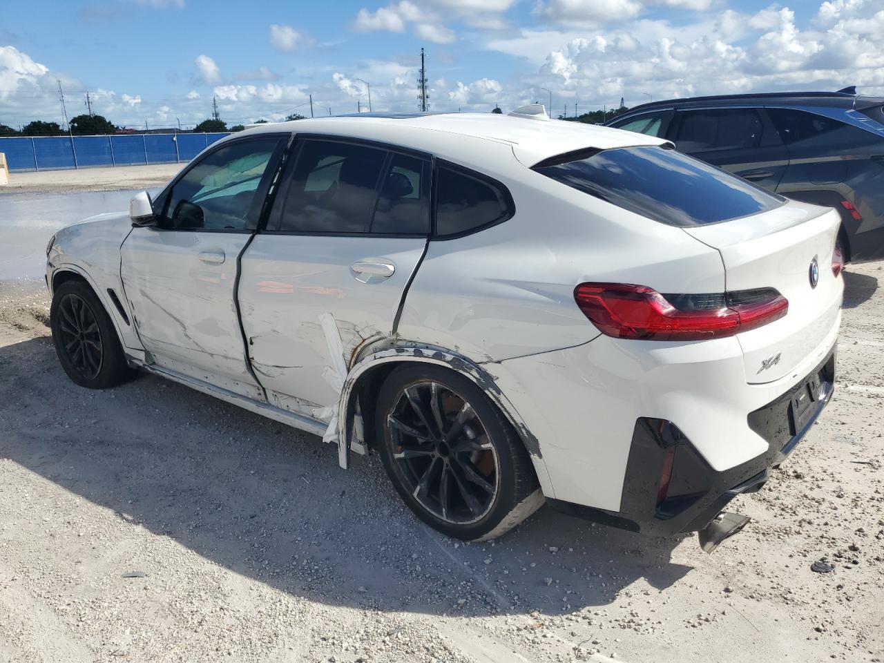 2023 BMW X4 xDrive30I - zdjęcie 2