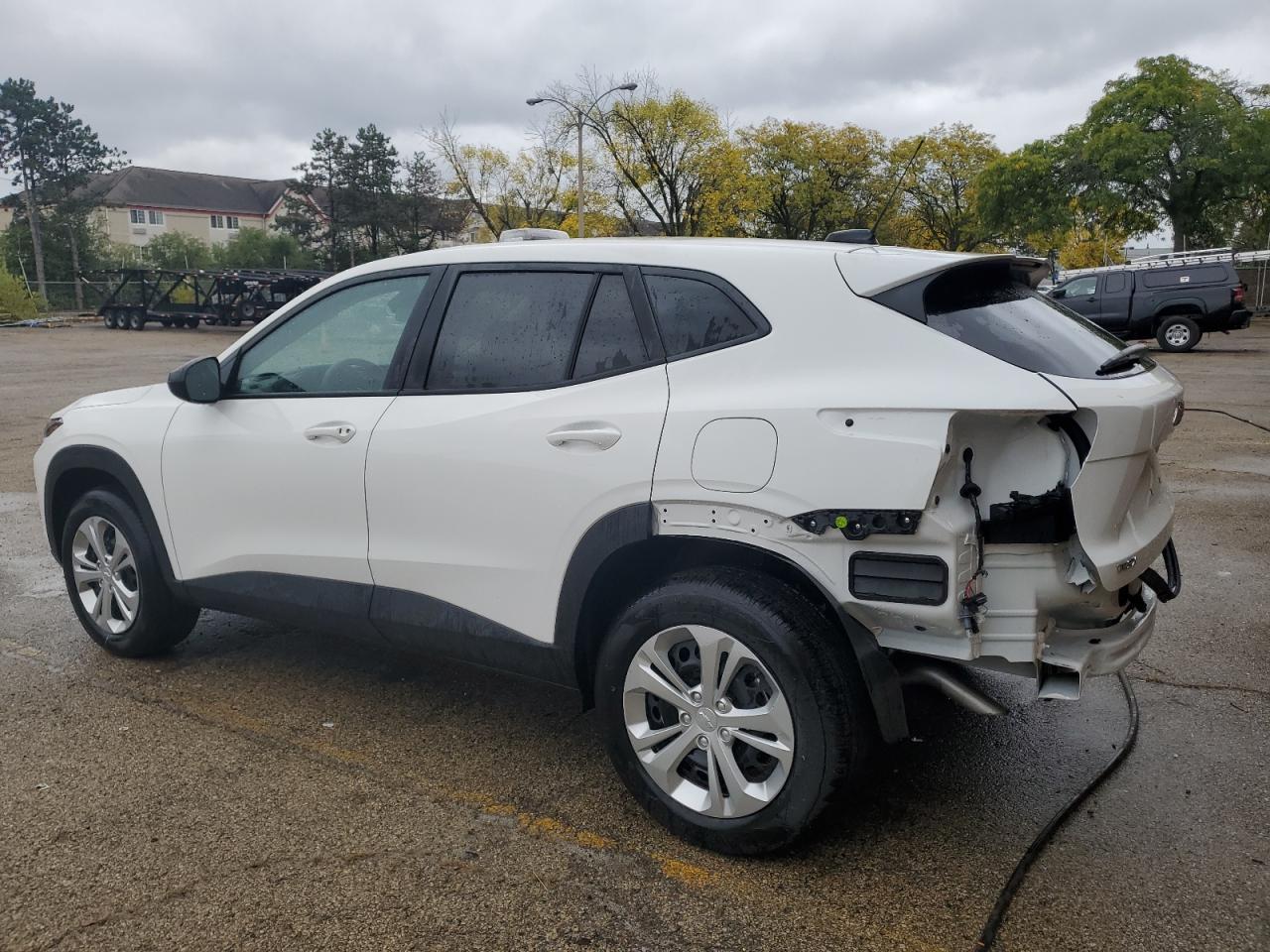 2025 Chevrolet Trax Ls - zdjęcie 2