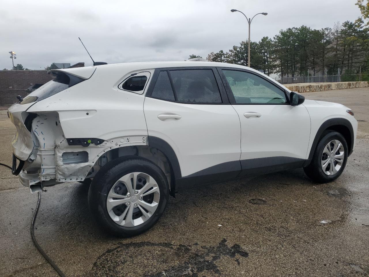 2025 Chevrolet Trax Ls - zdjęcie 3