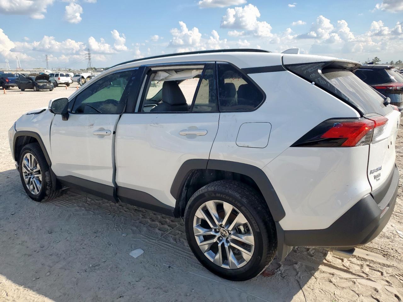 2024 Toyota Rav4 Xle Premium - zdjęcie 2