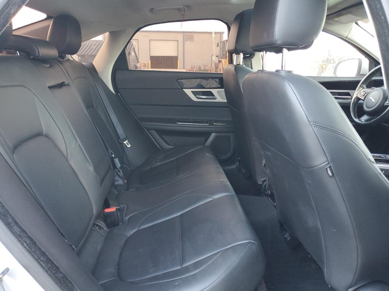 2016 Jaguar Xf Premium - zdjęcie 10